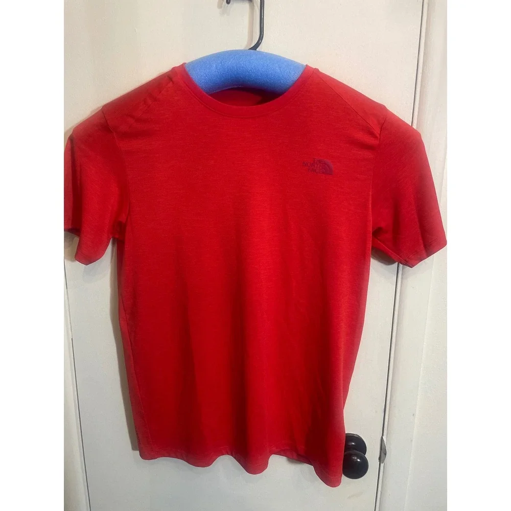 The North Face Flash/Dry Red Heather Active T-Shirt Crew Neck Short Sleeve Sz S